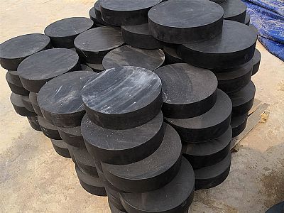 绵阳板式橡胶支座由若干层橡胶片与薄钢板经加压硫化